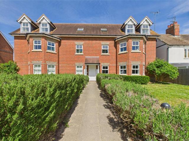 Flat for sale in Berrick Salome, Oxfordshire