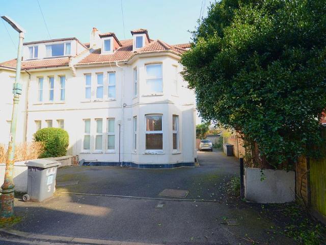 Flat for sale in Boscombe, Bournemouth