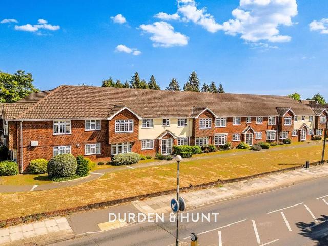 Flat for sale in Ardleigh Green, Greater London