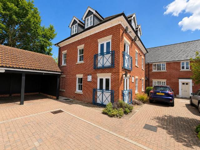 Flat for sale in Fordham Heath, Essex