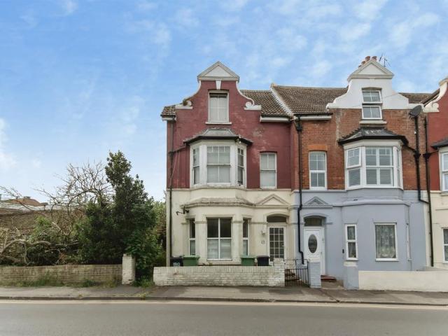 Flat for sale in Sidley, Heathlands