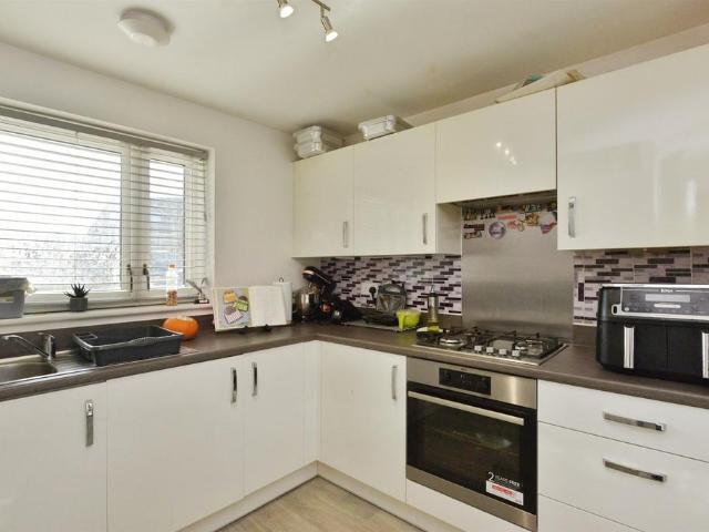 Flat for sale in Kingsmead, Shenley Brook End