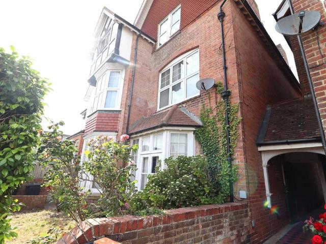 Flat for sale in Central, Heathlands