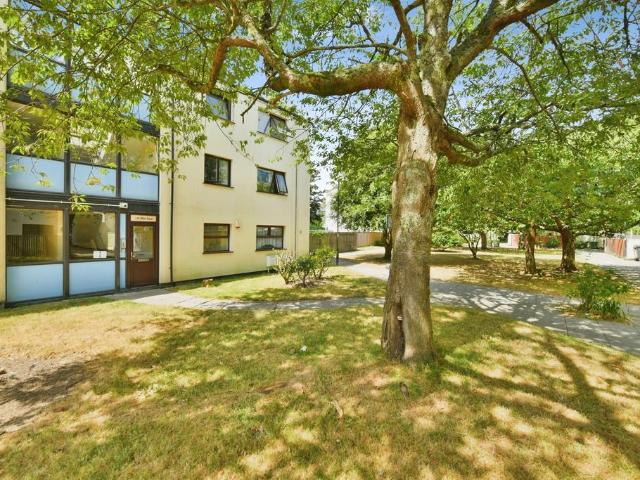 Flat for sale in Mount Wise