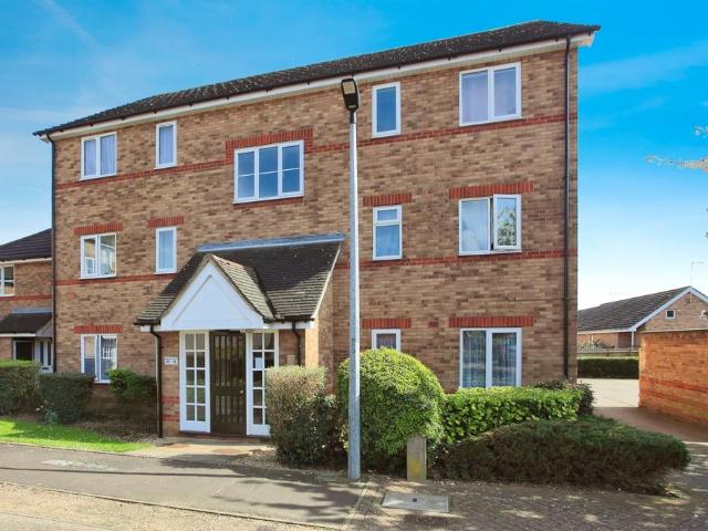 Flat for sale in Peterborough
