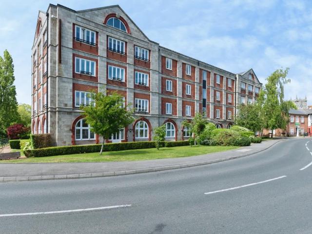 Flat for sale in Downton, Wiltshire