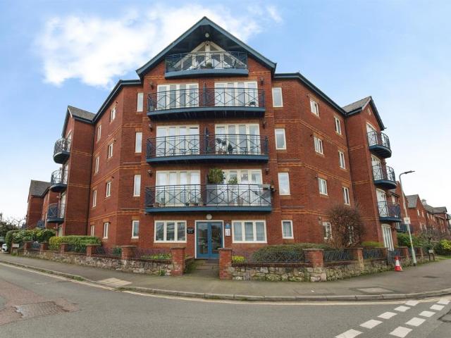 Flat for sale in St Leonards, Watergate