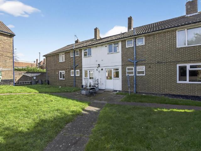 Flat for sale in London Borough of Ealing, Hanwell