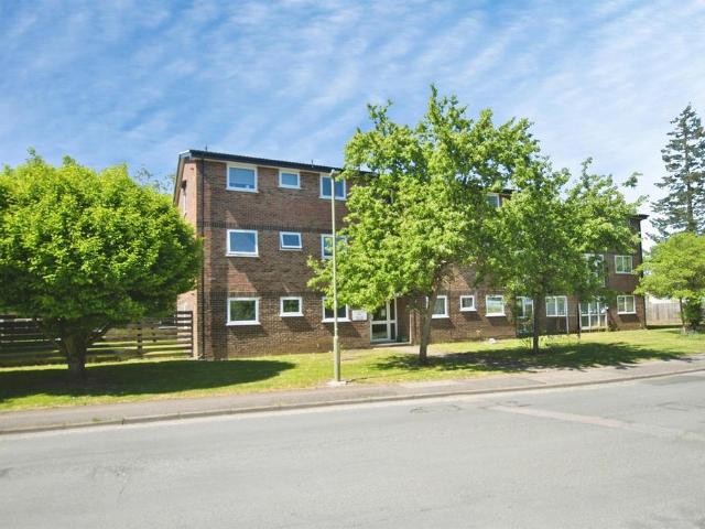 Flat for sale in Berrick Salome, Oxfordshire