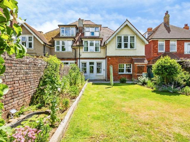 Flat for sale in Seaford, Iford