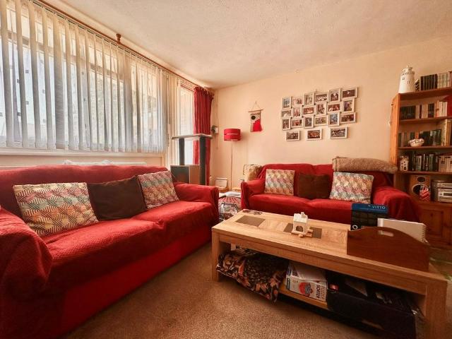Flat for sale in Eastbourne, East Sussex