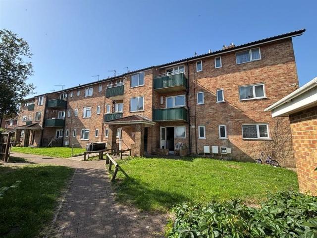Flat for sale in Kinson, Bournemouth