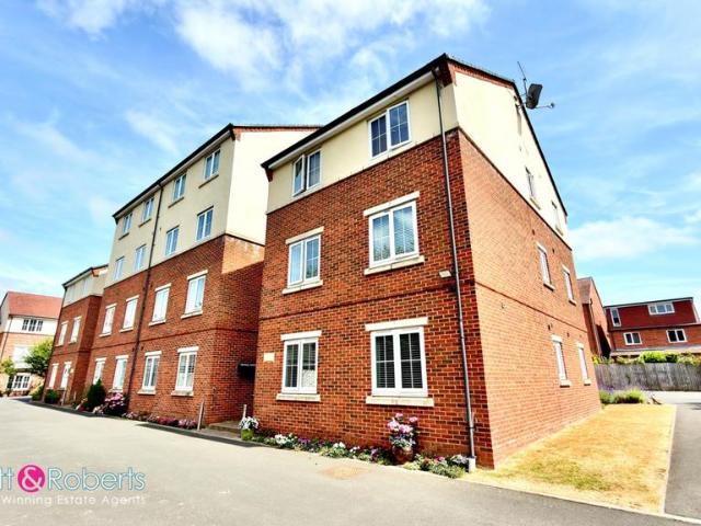 Flat for sale in Dairy Lane Estate, Tyne And Wear