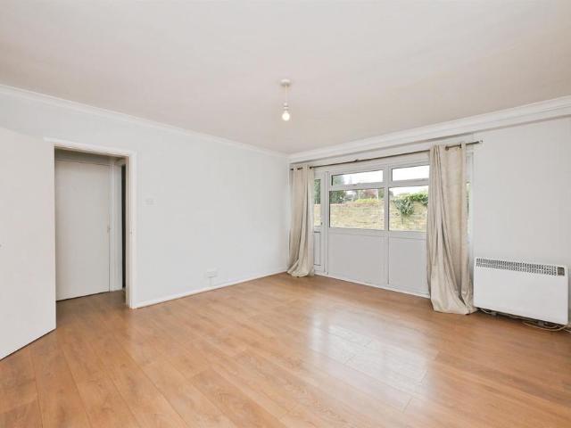 Flat for sale in Broxbourne, Hertfordshire