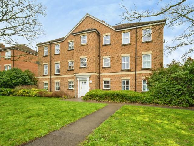 Flat for sale in Easthampstead, Bracknell