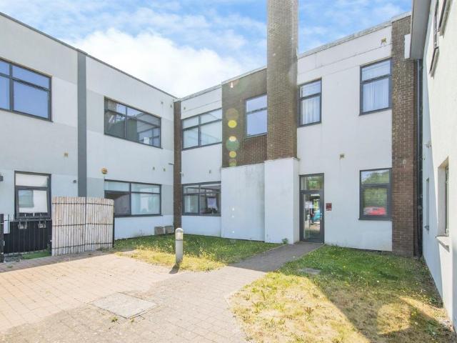 Flat for sale in Bedingfield, Suffolk