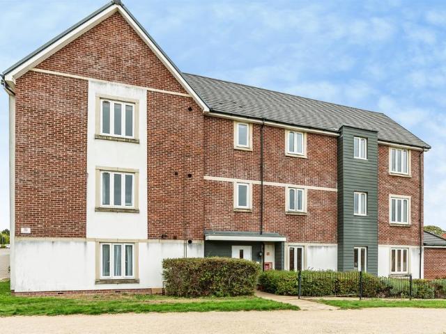 Flat for sale in Basingstoke, Basingstoke and Deane