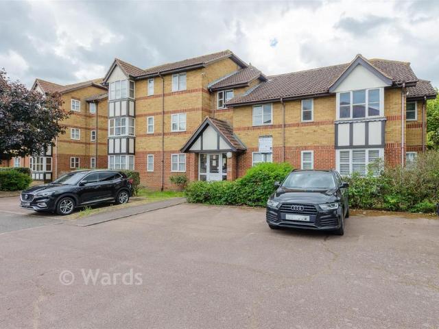Flat for sale in Monks Orchard, Kent