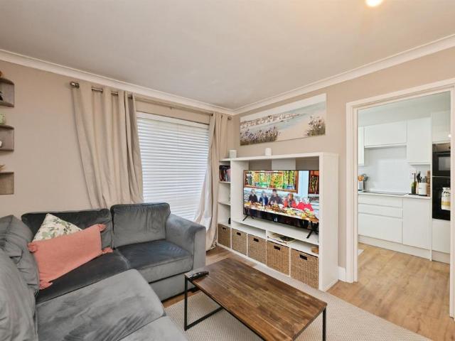 Flat for sale in Broxbourne, Hertfordshire