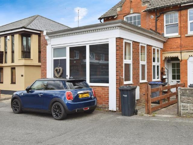 Flat for sale in Durrington, Wiltshire
