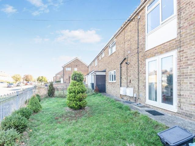 Flat for sale in Park North, Swindon