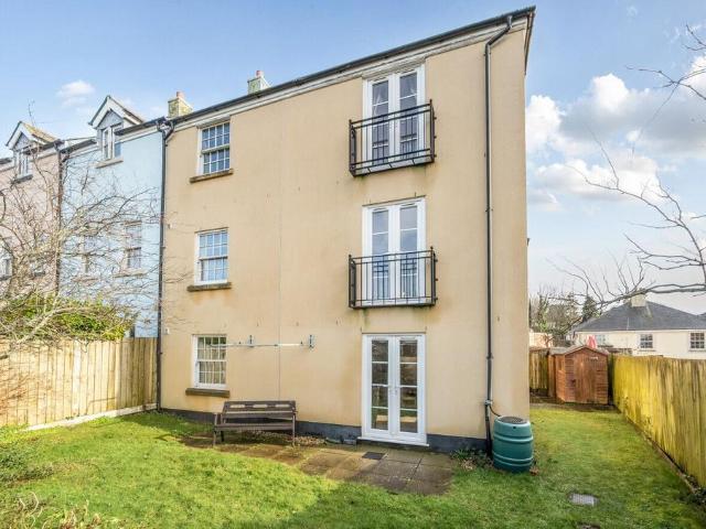 Flat for sale in Strode, Devon