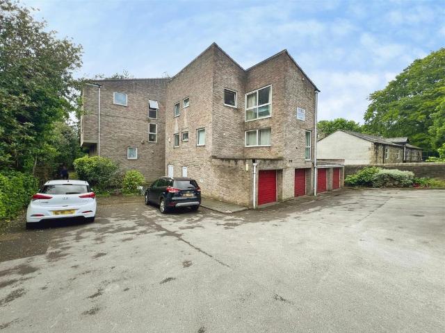 Flat for sale in West Yorkshire