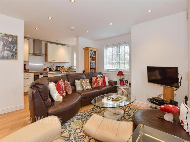 Flat for sale in Oad Street, Kent