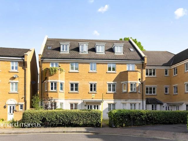 Flat for sale in Old Kent Road, Greater London