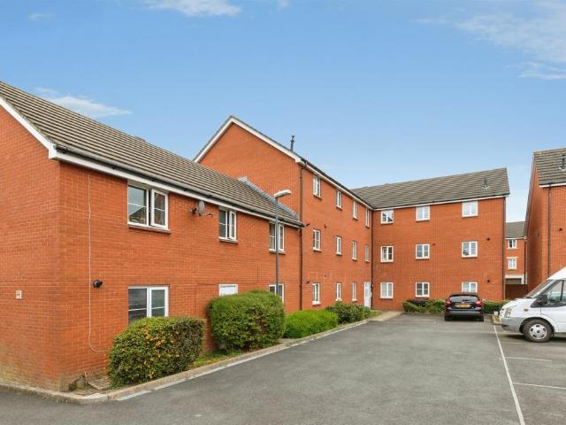 Flat for sale in Feckenham, City Of Bristol