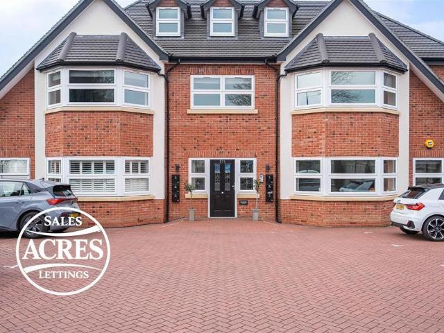 Flat for sale in Wylde Green, Birmingham