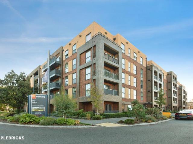 Flat for sale in Sky Plaza, Rushmoor