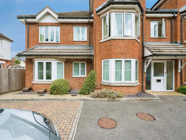 Flat for sale in Bassett, City Of Southampton