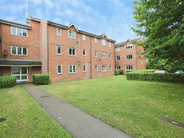 Flat for sale in North Watford