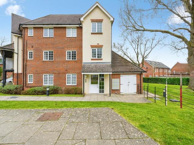 Flat for sale in Wendover, Buckinghamshire