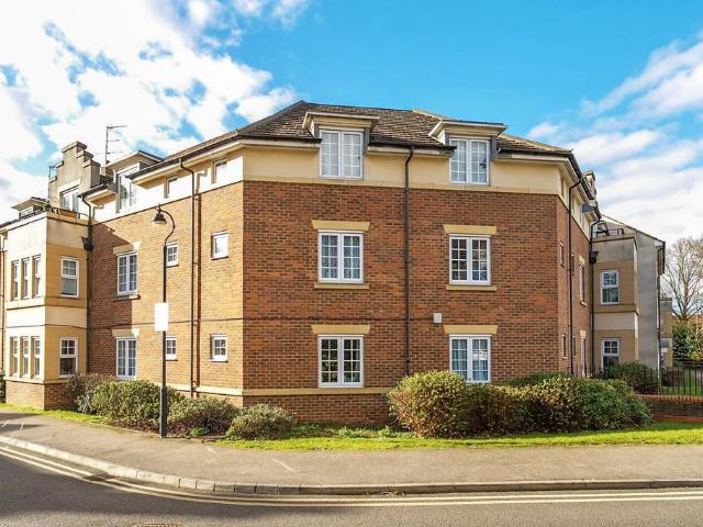 Flat for sale in Flitwick, Bedfordshire