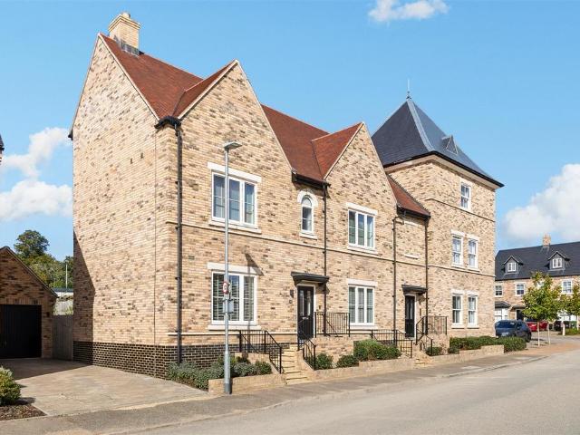 Flat for sale in Fairfield, Central Bedfordshire