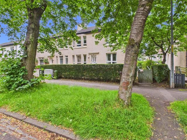 Flat for sale in Knightswood, Scotland
