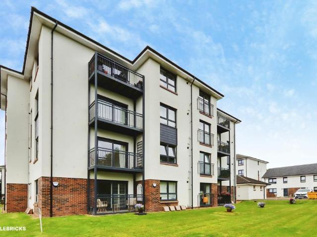 Flat for sale in Bishopbriggs, Scotland