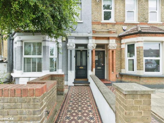Flat for sale in Glyndon, Plumstead
