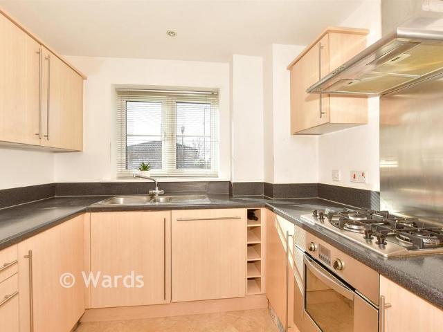 Flat for sale in The Bridge, Kent