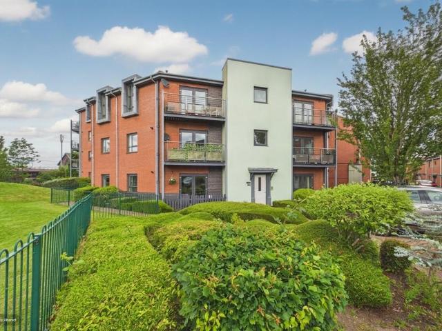 Flat for sale in Lichfield, Boley Park