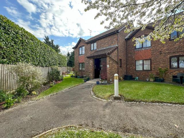 Flat for sale in Heswall, Wirral