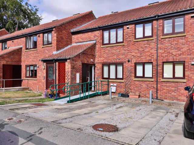 Flat for sale in Heslington, York