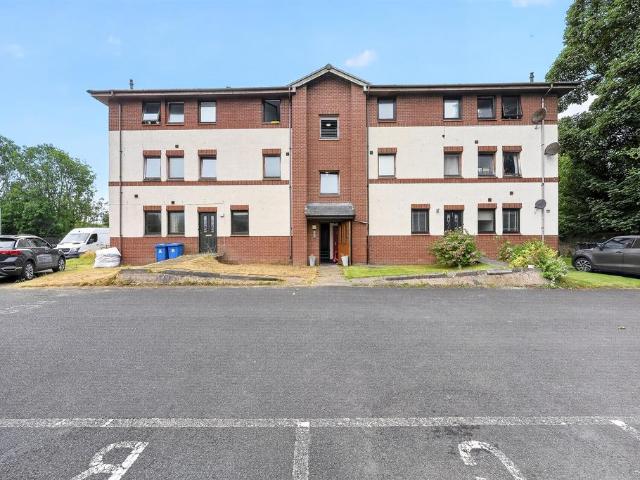 Flat for sale in Irvine, Scotland