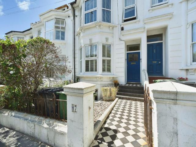 Flat for sale in Queen's Park, Brighton & Hove