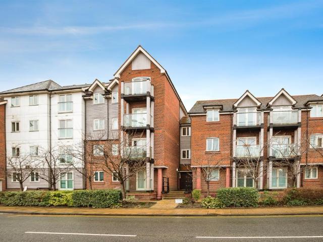Flat for sale in Hough Green, Two Mills