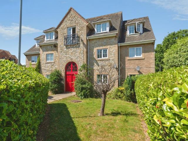 Flat for sale in Yate Rocks, Yate