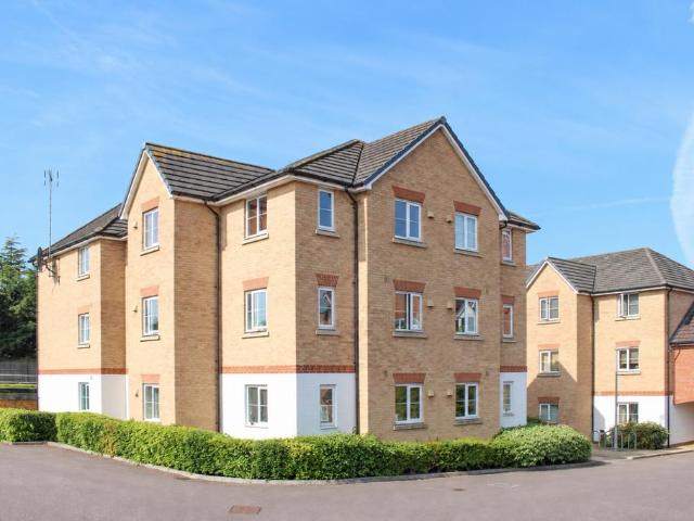 Flat for sale in Leighton-Linslade, Leighton Buzzard
