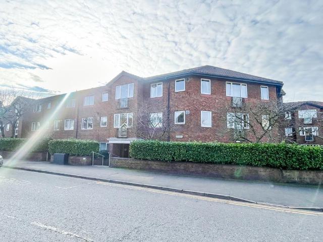 Flat for sale in Marple, Greater Manchester